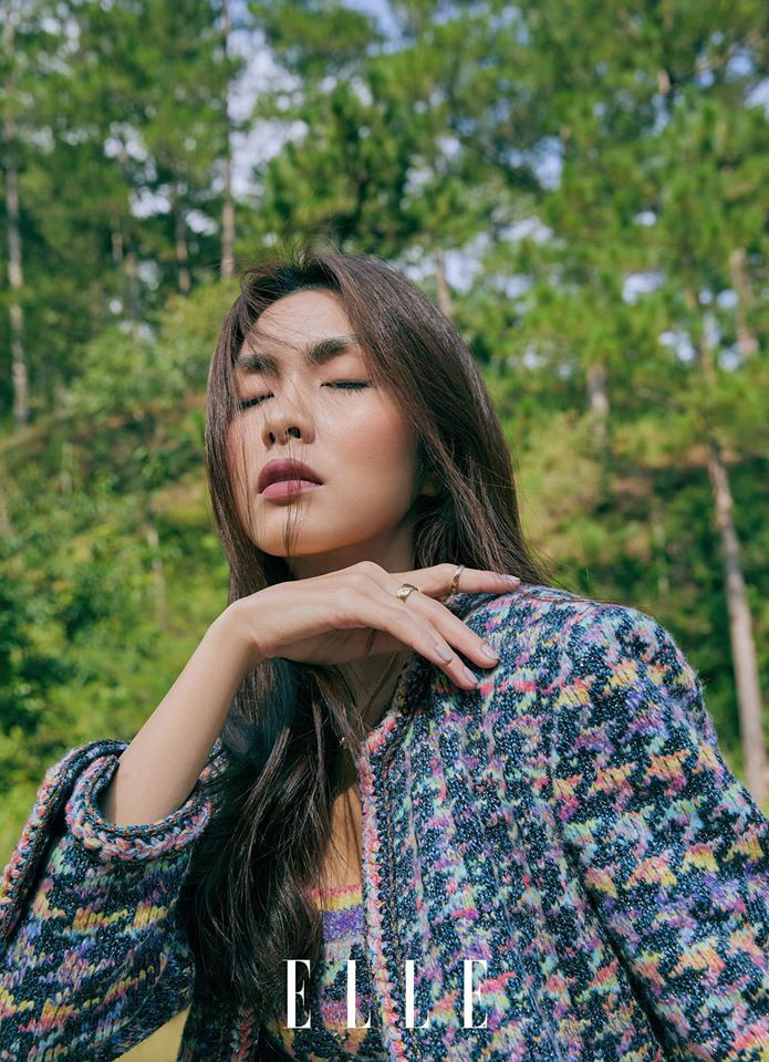 Bà mẹ 2 con chuyên nghiệp trong cách tạo dáng.