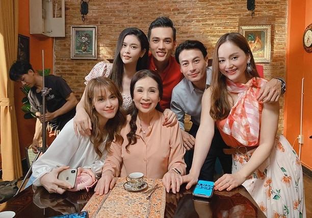 Dàn diễn viên phim "Trói buộc yêu thương" bày tỏ sự hồi hộp, mong chờ sự đón nhận của khán giả trước giờ phim lên sóng.