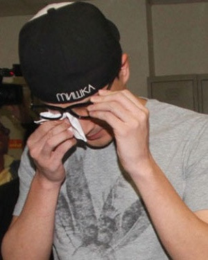 Thời điểm đó, Lâm Phong đã bật khóc trước báo chí khi được hỏi đến scandal này. Anh cho biết không sợ bản thân thiệt hại danh tiếng mà chỉ sợ cha mẹ tổn thương. Đồng thời, tài tử Hong Kong khẳng định đây là ảnh cũ, anh và nữ diễn viên nóng bỏng đã chia tay.