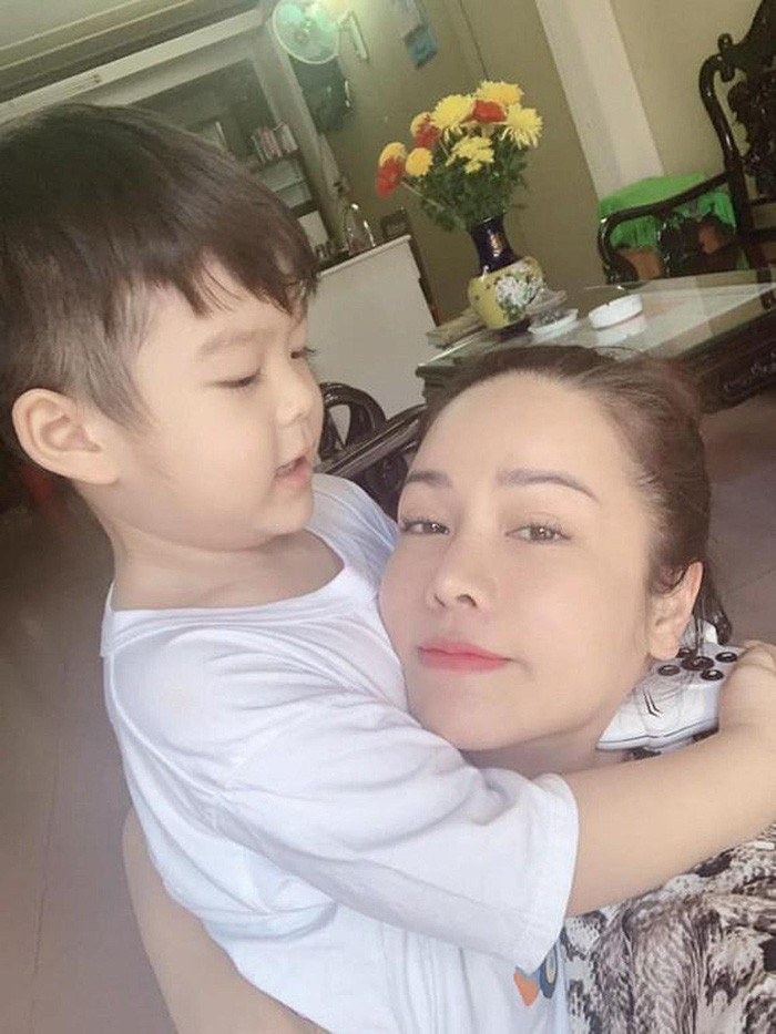 Nhat Kim Anh tau nha, lam so tiet kiem, mua 2 bao hiem de don con-Hinh-2