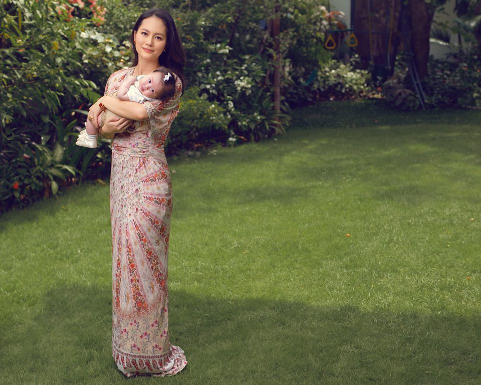 “Cô Pao” nhận mình là “người nghiện con”. Chỉ cần ngắm 3 con ngủ say trên giường, cô gần như quên đi mọi muộn phiền, thậm chí không nhớ đến đam mê diễn xuất. Đỗ Hải Yến cho biết 3 nhóc tỳ mới là thành tựu lớn nhất trong cuộc đời mình. Cô hay đùa rằng mình như ‘nô tỳ’ trong nhà bởi cuộc sống của cô chỉ xoay quanh các con. Cô không thuê giúp việc, tự tay lo từng bữa ăn, việc tắm gội và cả việc dạy con nên quỹ thời gian mỗi ngày của nữ diễn viên gần cũng chỉ phục vụ cho 3 nhóc tỳ. May mắn ở bên cô luôn có mẹ đẻ, em gái và ông xã vẫn thường xuyên giúp đỡ, san sẻ bớt việc trông nom các bé.