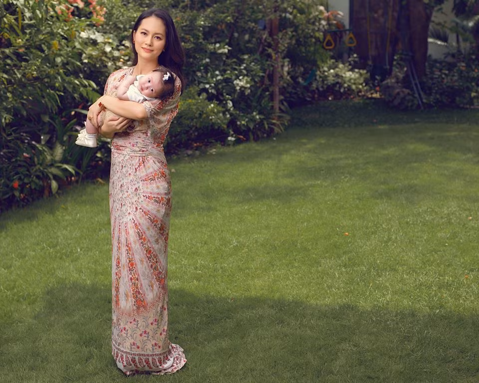 “Cô Pao” nhận mình là “người nghiện con”. Chỉ cần ngắm 3 con ngủ say trên giường, cô gần như quên đi mọi muộn phiền, thậm chí không nhớ đến đam mê diễn xuất. Đỗ Hải Yến cho biết 3 nhóc tỳ mới là thành tựu lớn nhất trong cuộc đời mình. Cô hay đùa rằng mình như ‘nô tỳ’ trong nhà bởi cuộc sống của cô chỉ xoay quanh các con. Cô không thuê giúp việc, tự tay lo từng bữa ăn, việc tắm gội và cả việc dạy con nên quỹ thời gian mỗi ngày của nữ diễn viên gần cũng chỉ phục vụ cho 3 nhóc tỳ. May mắn ở bên cô luôn có mẹ đẻ, em gái và ông xã vẫn thường xuyên giúp đỡ, san sẻ bớt việc trông nom các bé.