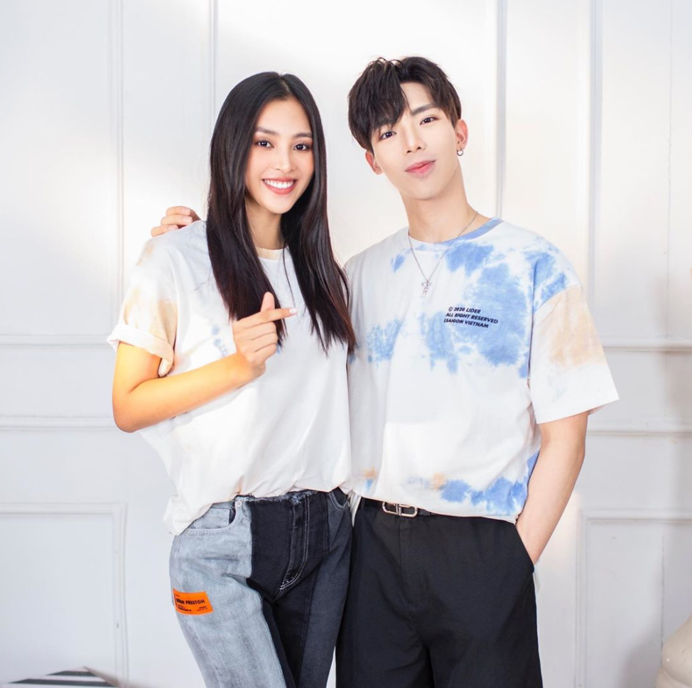 Erik khoe bức ảnh bên hoa hậu Tiểu Vy kèm chia sẻ đầy tình cảm: Thức khuya anh tỉnh bằng trà, yêu em anh trả bằng tình được không?".