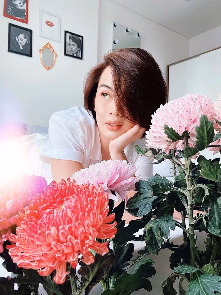 "Đây là em sau một tuần cãi nhau chia tay với bạn trai", Đào Bá Lộc viết.