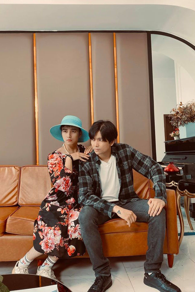 Tim hài hước chia sẻ hình ảnh bên diễn viên Mạnh Quân: "Cuối cùng thì anh cũng tìm được 1 cô gái Hà Nội để yêu".