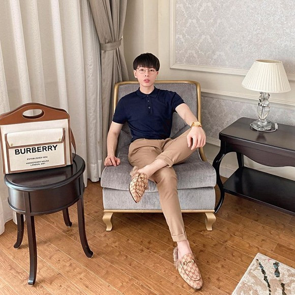 Sao Việt ngày 19/6: Đức Phúc đăng ảnh 'thả thính' bên loạt đồ hiệu: "Cậu giống như google vậy. Vì cậu là tất cả những gì tớ tìm kiếm".