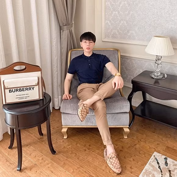 Sao Việt ngày 19/6: Đức Phúc đăng ảnh 'thả thính' bên loạt đồ hiệu: "Cậu giống như google vậy. Vì cậu là tất cả những gì tớ tìm kiếm".