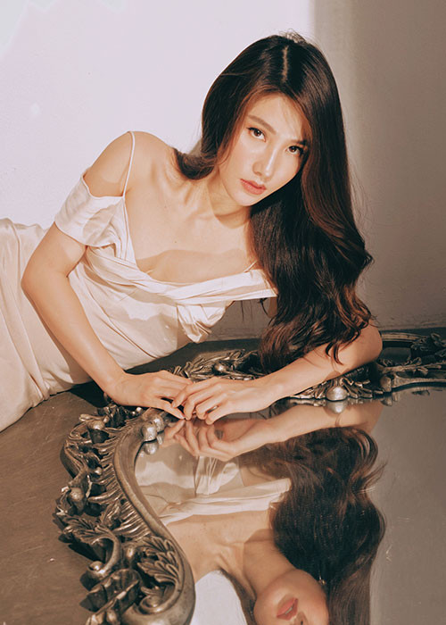 Sau gần 1 năm bận rộn với công việc, đây cũng là lúc diễn viên Diễm My dành thời gian cho bản thân với những thú vui thường nhật.