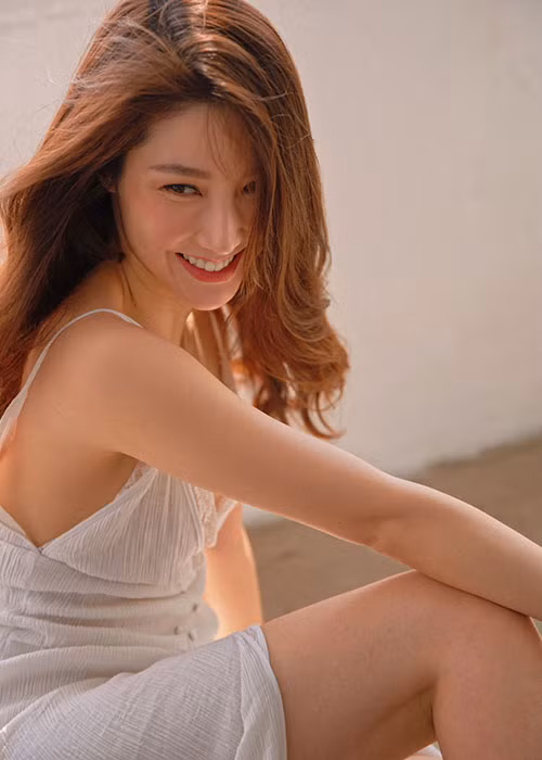 Trong phim, Diễm My đóng vai Phan Linh - cô gái cá tính, tài giỏi và xinh đẹp.