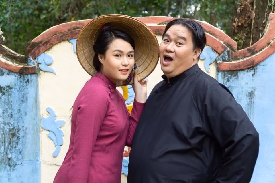 Nữ diễn viên trẻ từng bật khóc, cố gắng không nói gì khi bị cô giáo hỏi mình là con của ai: “Con không muốn bị mọi người cho rằng cha là nghệ sĩ nên được học ở đây, được khen, được cưng vì cha gửi gắm. Nhưng thật sự là không phải, tự con cố gắng mà”.