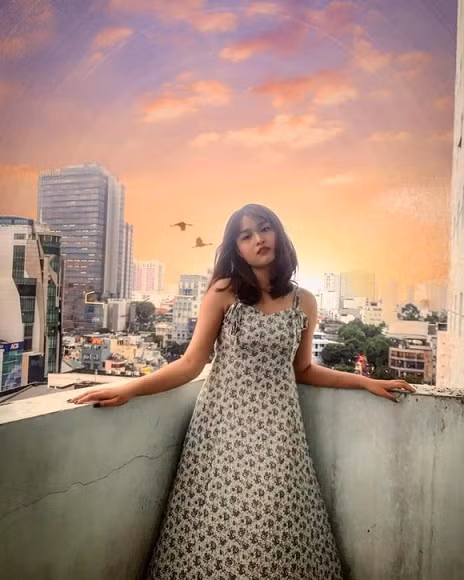 Đời thường, con gái của nghệ sĩ Hoàng Mập cũng chăm chút bản thân với phong cách thời trang nữ tính, điệu đà đúng lứa tuổi.