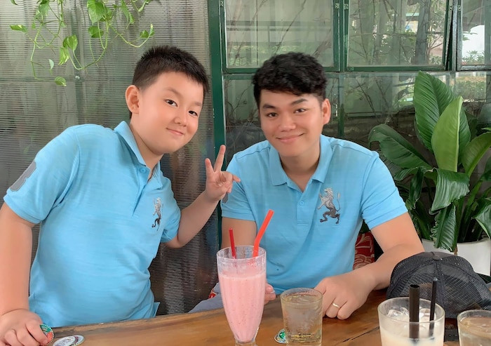 Con trai rieng cua Le Phuong mua qua sinh nhat tang bo duong Trung Kien-Hinh-4