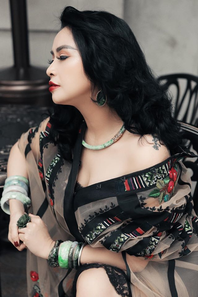 Cuối năm 2018 đến nay, Thanh Lam cũng không có lần nào mặc xấu hay phong cách thời trang bất ổn. Nhờ hai NTK Đinh Trường Tùng và Vũ Ngọc Tú theo sát, tư vấn phong cách và hỗ trợ trong việc xây dựng hình ảnh cá nhân, Thanh Lam luôn xuất hình trong những trang phục tôn lên sắc vóc của mình.