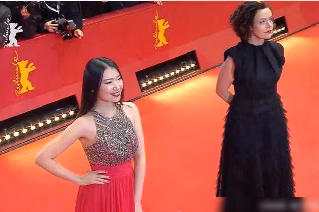 Nu dien vien bi chi trich vi 