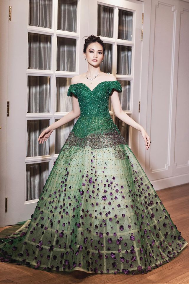 Thí sinh mô tả bản thân hòa đồng, thích khám phá những điều mới. Cô thần tượng Lương Thùy Linh vì Miss World Vietnam 2019 đẹp về ngoại hình, giàu tri thức và lòng nhân ái.