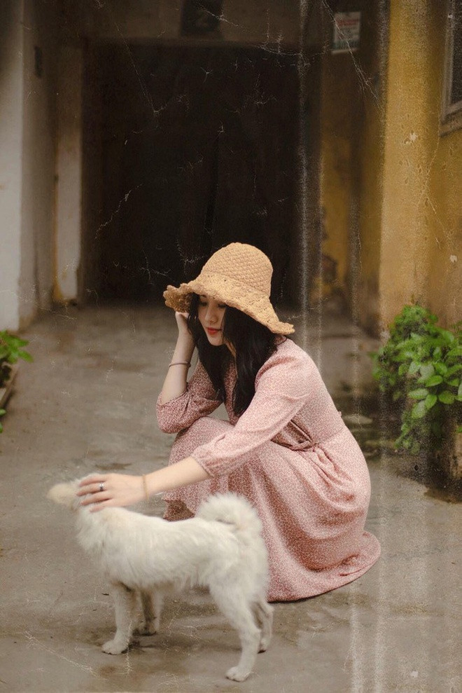 Châm ngôn sống của Thùy Dương là: "Khi bạn vấp ngã phải biết tự đứng lên chứ không phải nằm đó đợi người ta giẫm đạp". Ảnh: FBNV.