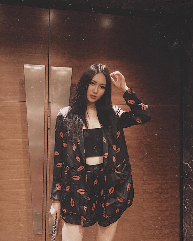 "Tôi được gia đình ủng hộ tuyệt đối. Mọi người tin rằng Hoa hậu Việt Nam sẽ mang lại cho tôi nhiều trải nghiệm đáng quý. Đến với cuộc thi, tôi tự tin có phong thái tốt, sự chuẩn bị kỹ càng và tôi sẽ cố gắng hoàn thành tốt những thử thách sắp tới", Thùy Dương chia sẻ với Zing. Ảnh: FBNV.