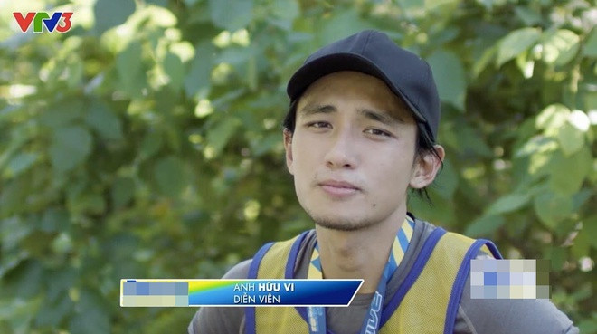 Gương mặt của sao nam Việt này hốc hác, già nua và không còn thu hút. Anh xuề xòa trong cách ăn mặc, không mấy bận tâm hình ảnh của mình mỗi khi xuất hiện.