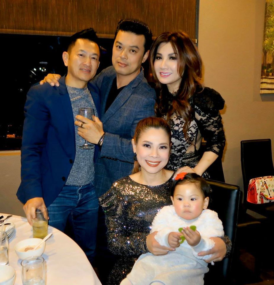 Trước khi thành đôi, Tommy Nguyễn là "fan ruột" của Trizzie Phương Trinh. Từ ngày công khai tình mới, vợ cũ Bằng Kiều không ngần ngại chia sẻ những hình ảnh tình cảm của hai người lên mạng xã hội. Cô cho rằng, việc công khai danh tính bạn trai là cách để bày tỏ sự trân trọng tới tình cảm của “người ấy”.