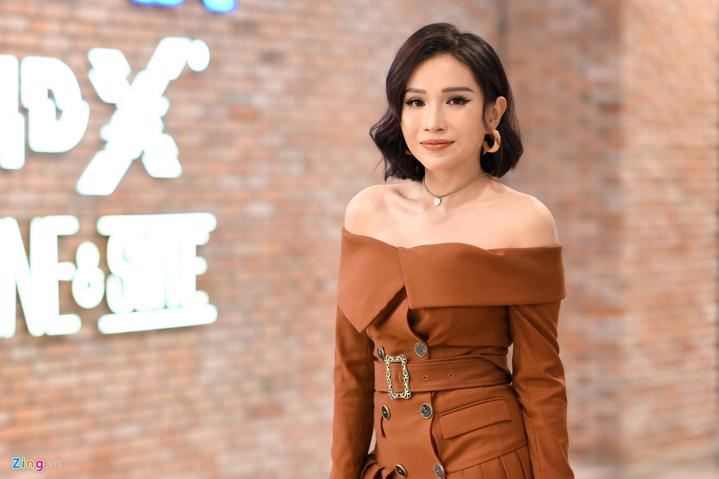 Khả Như đến ủng hộ Trường Giang. Cô và đàn anh vốn là đồng nghiệp thân thiết.