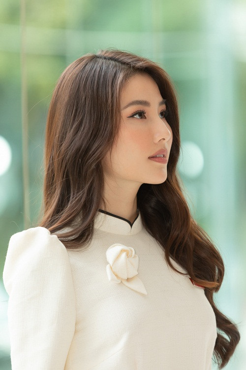 Tuy vậy, Diễm My bày tỏ, với cô sự nghiệp diễn xuất vẫn là quan trọng nhất.