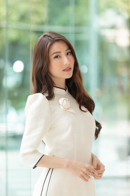 Trong buổi lễ nhậm chức viện phó, Diễm My cho biết, cô yêu thích làm đẹp từ nhỏ, ngoài ra còn học chuyên sâu về kinh tế nên cảm thấy vô cùng phấn khích khi đảm nhận vai trò này.