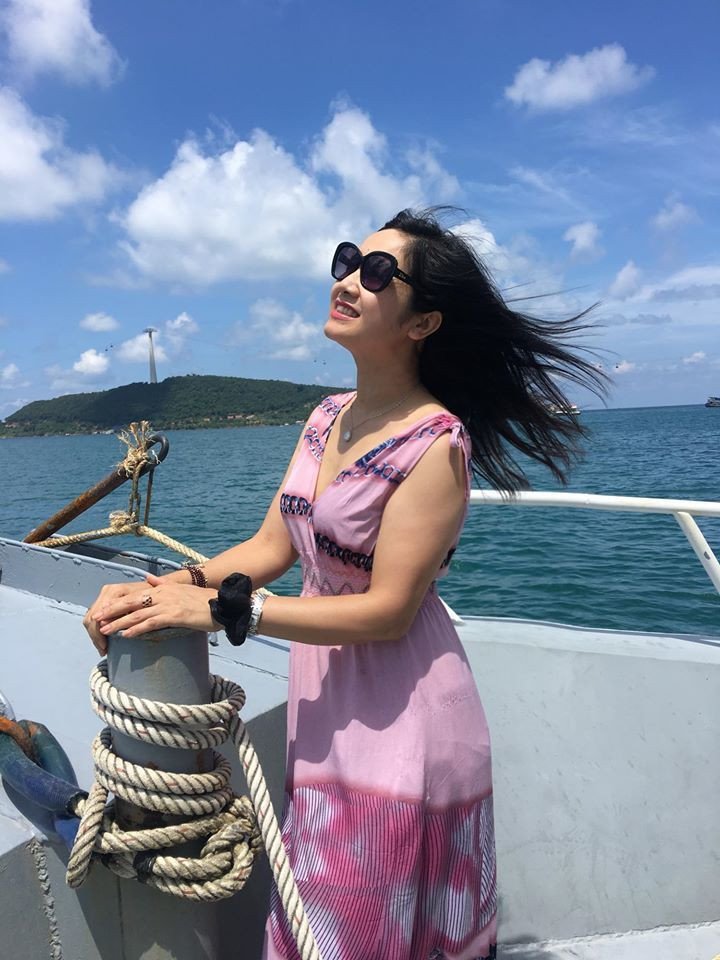 Về đời tư, nữ nghệ sĩ sinh năm 1969 cũng rất kiệm lời. Thậm chí, thông tin về hôn nhân cũng rất hiếm. Hiện Thu Hà hạnh phúc bên người chồng làm kinh doanh.