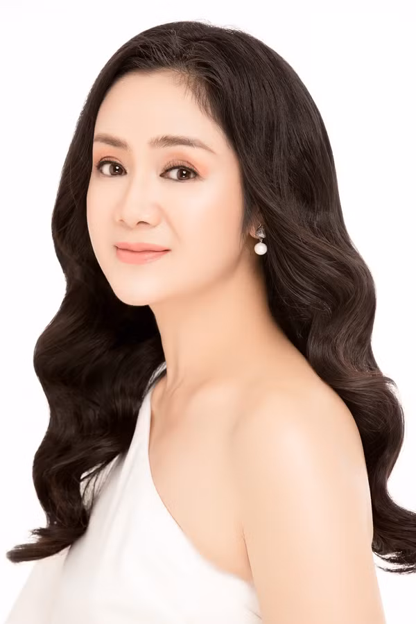 Theo Thu Hà, lão hóa là quy luật tất yếu, tốc độ lão hóa ở phụ nữ lại diễn ra nhanh hơn so với đàn ông. Do đó, cô ý thức cao việc chăm sóc bản thân, nhất là khi là người của công chúng.