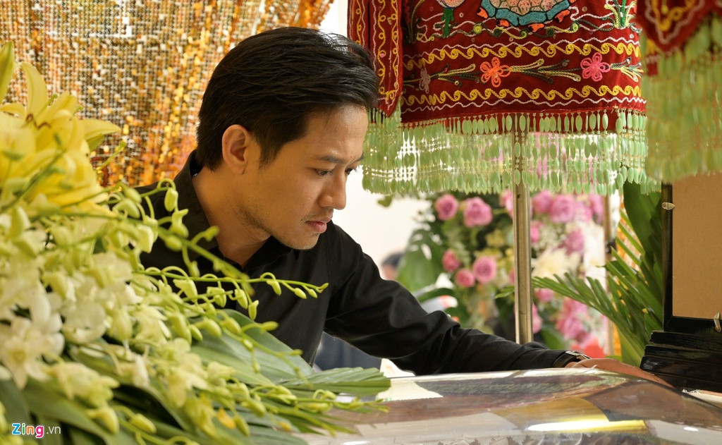 Theo gia đình, Chánh Tín bị bệnh tiểu đường, nhưng vẫn ở giai đoạn còn chữa trị được, chưa đến mức quá nặng. "Trước ngày mất, anh ấy vẫn sinh hoạt, tập thể dục, xem tivi bình thường. Đâu ai ngờ anh lại đi nhanh đến vậy", bà Bích Trâm nức nở kể.