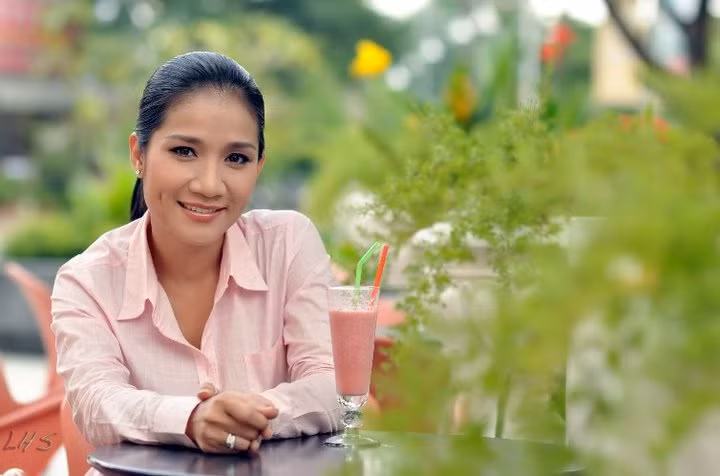 Tu sinh con gia 50.000 USD toi bi quay roi: Cat Tuong “me” tiet lo soc?-Hinh-2