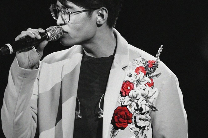 Tuy chàng lãng tử "vạn người mê" vẫn duy trì trạng thái độc thân tuổi 36 nhưng không ít lần được gán ghép với nhiều mỹ nhân showbiz Việt.