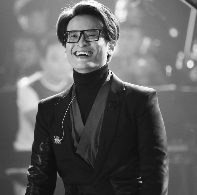 Thêm đó, "Người tình mùa đông" dí dỏm bật mí chuyện tình thời thanh xuân "Ngày xưa khi Tuấn còn mập, mình thích nhiều người nhưng cho rằng bản thân quá mập nên không cơ hội... Sau này có duy nhất một người mình say nắng, họ lại nói "Khi mập tôi mới thích cậu, còn giờ cậu ốm thì tôi lại không thích nữa".