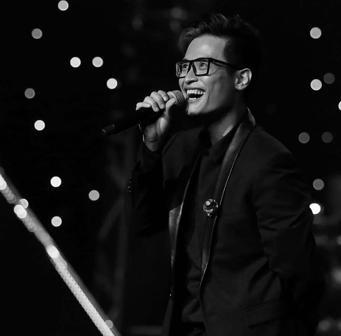 Giữa vườn âm nhạc trẻ đa màu sắc hiện nay, người ta vẫn dừng chân lại ở sự lãng mạn của "Tuyết rơi mùa hè" , nét dịu dàng trong trẻo"Em về tinh khôi" hay một chút nhẹ nhàng sâu lắng ở "Đợi em đến hoa cũng tàn".