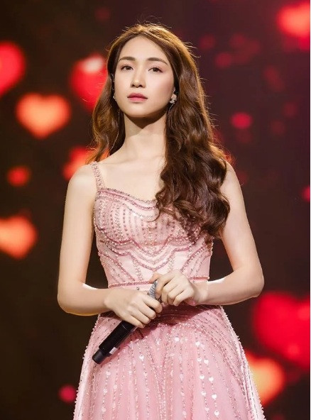 Hoa Minzy keu goi fan chia se tim chau be mat tich tai Bac Ninh-Hinh-2