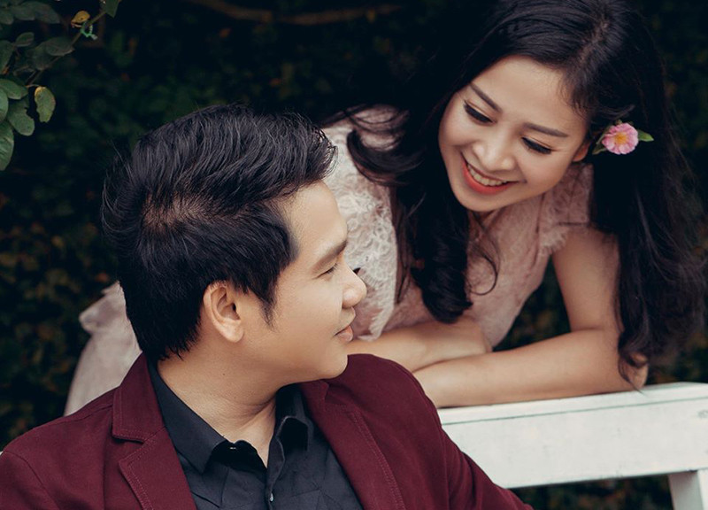 Không giống sự nghiêm túc trên sân khấu, ngoài đời Trọng Tấn cũng "hùa theo" vợ ghi lại những khoảnh khắc vui nhộn.