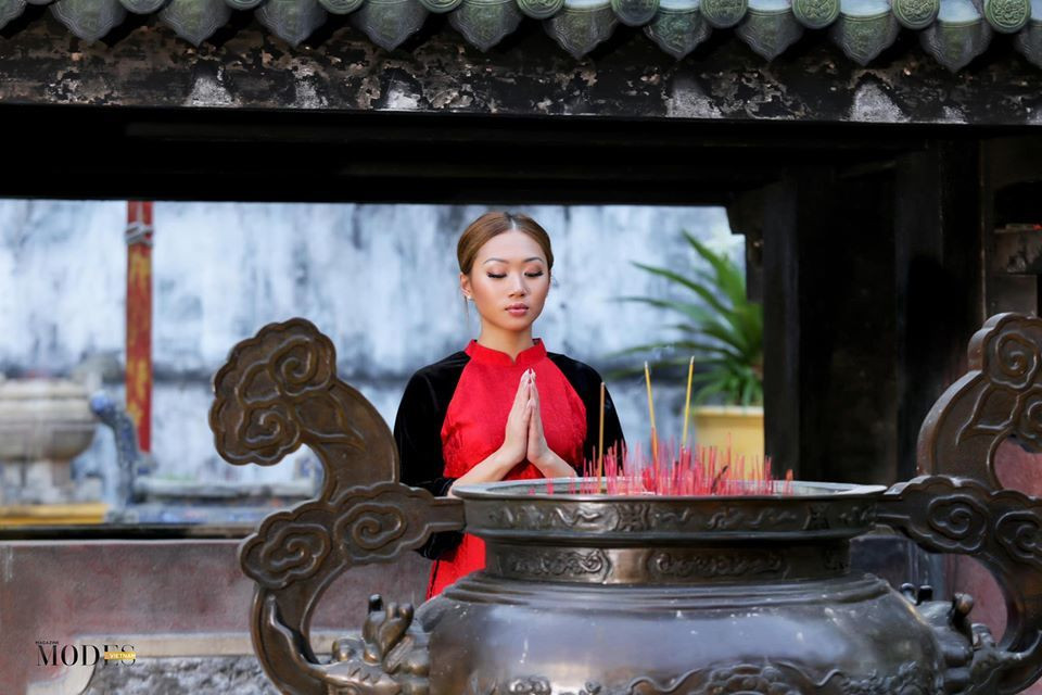 Jacqueline Đặng - Hoa hậu Việt Nam Toàn cầu 2017 - qua đời lúc 1h chiều (giờ địa phương) ngày 8/4 tại Arizona ở tuổi 23 sau cơn đột quỵ. Được biết, Jacqueline Đặng có tiền sử bệnh tim mạch nhẹ, trước đó, khi hay tin cô bị ngất xỉu trên giảng đường sau giờ học buổi chiều, gia đình đã tức tốc tìm cách liên lạc và đến nơi Jacqueline đang sống.