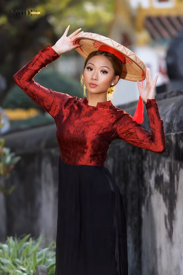 4h chiều ngày 15/4 (giờ Mỹ) gia đình đã tổ chức tang lễ cho cô trong phịm vi hẹp chỉ gồm 10 người thân nhất. Gia đình cũng không nhận vòng hoa và phúng điếu.