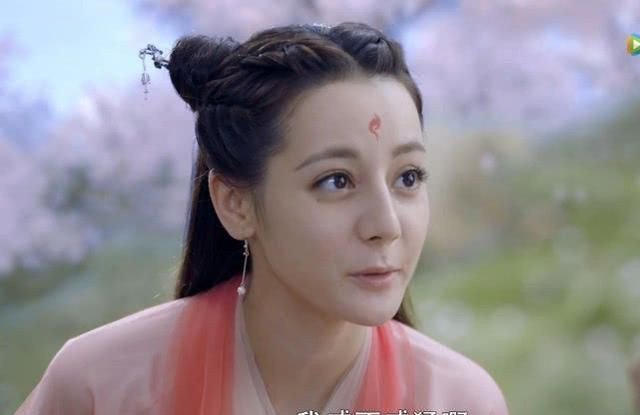 Trong phim, Địch Lệ Nhiệt Ba xuất hiện với ngoại hình kém sắc hơn hẳn các tác phẩm trước. Mỹ nhân Tân Cương để lộ bọng mắt to, gương mặt nhợt nhạt. Diễn xuất của nữ diễn viên không có nhiều tiến bộ. Nhiều người nhận xét rằng, Địch Lệ Nhiệt Ba chỉ tỏa sáng khi đóng các vai phụ.