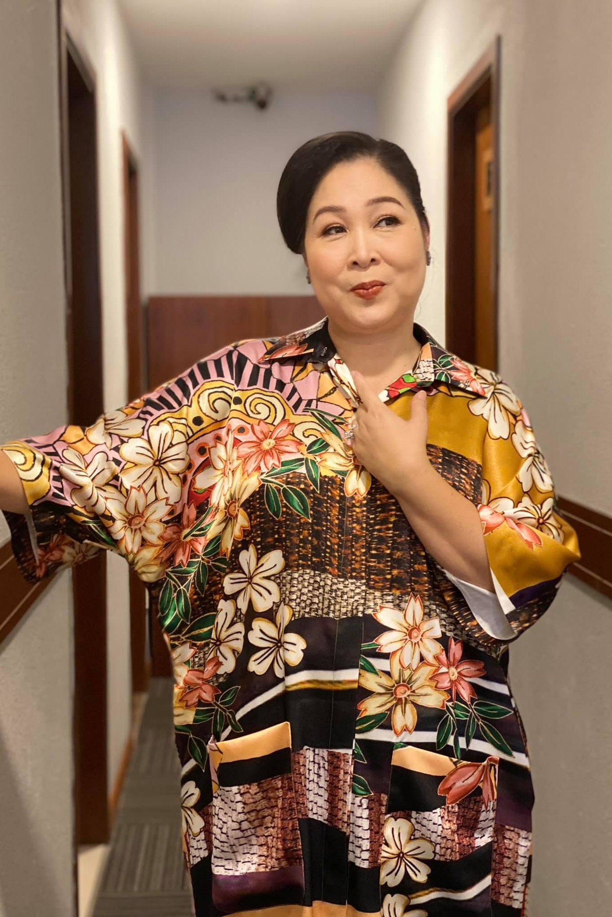 NSND Hồng Vân chia sẻ loạt ảnh kèm bài đăng về cô con gái út nhân ngày Quốc tế thiếu nhi.