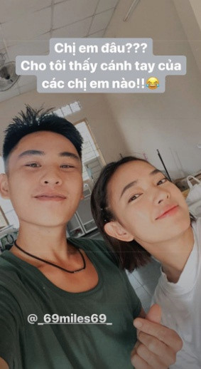 Chau Bui quay lai benh vien da chien, thu co mang theo moi bat ngo-Hinh-4