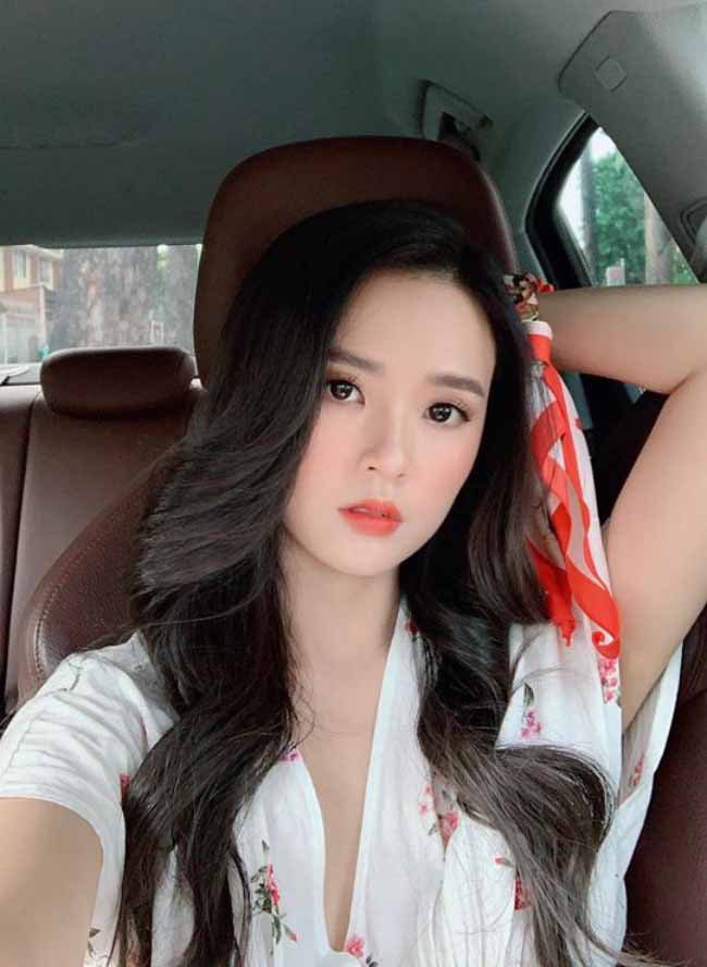 5 năm sau khi tuyên bố "đường ai nấy đi" với mối tình 7 năm cùng thiếu gia Phan Thành, Midu càng trở nên kín kẽ hơn trong chuyện đời tư và vẫn chưa chính thức có bạn trai mới.