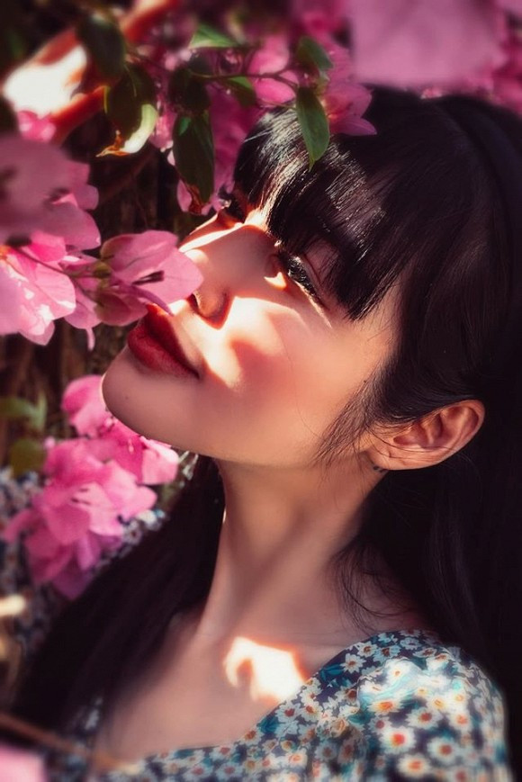 Elly Tran chia se an y bi phan boi giua nghi van ly hon