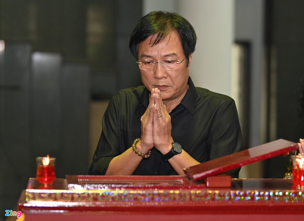 NSND Trọng Trinh chia sẻ NSƯT Hoàng Yến là nghệ sĩ lớn của thế hệ trước. “Tôi từng mời cô tham gia phim Nước mắt của mẹ đầu những năm 2000. Cô là người sống khiêm nhường, có trách nhiệm trong công việc. Khi làm việc với những người như cô, tôi rất quý mến và yêu nghề hơn”, NSND Trọng Trinh cho biết.