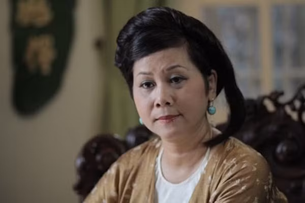 Năm 2014, NSND Minh Hằng tham gia phim "Trò đời" cũng gây được hiệu ứng trong lòng khán giả. Kinh nghiệm sống cùng sự chuyên nghiệp, chị đã làm tốt vai diễn của mình.