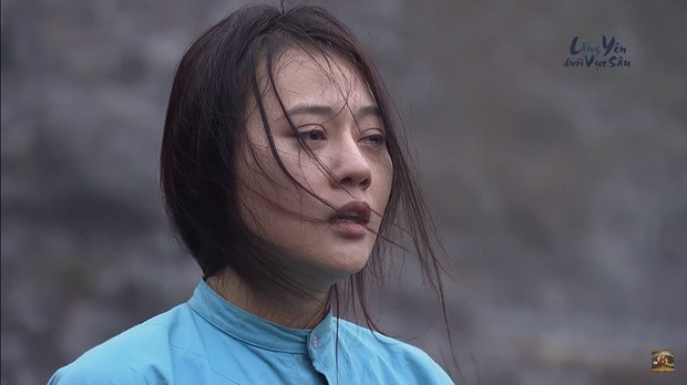 Năm 2017, diễn viên Phương Oanh từng gây ấn tượng với vai Súa trong Lặng yên dưới vực sâu. Đây cũng là một vai bi, số phận éo le, nhiều nước mắt. Súa đã có người yêu, nhưng lại bị Phống (Doãn Quốc Đam đóng) bắt về làm vợ. Hôn nhân không tình cảm khiến cô đau khổ như sống trong địa ngục, bị dày vò, đánh đập suốt thời gian dài.