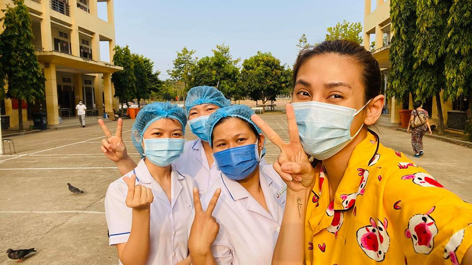 Nữ người mẫu đã biến 14 ngày cách ly thành trải nghiệm đẹp trong cuộc đời.