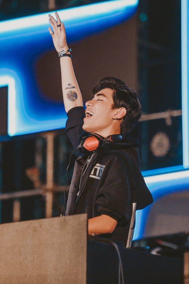 Anh viết thêm: “Đứng tại thời điểm này, Khánh chỉ muốn gửi đến lời cảm ơn chân thành tới những người đã lựa chọn ở lại, tiếp tục tin tưởng và chờ đợi, dạy cho Khánh đâu là tình yêu thật lòng, người Khánh trân quý suốt cả cuộc đời". Đây là lần đầu tiên K-ICM lên tiếng trên fanpage.