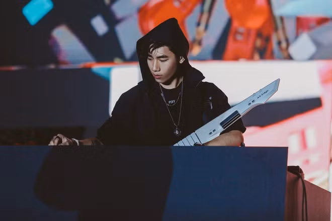 Sau on ao voi Jack, K-ICM bi go video bieu dien vi dinh ban quyen?