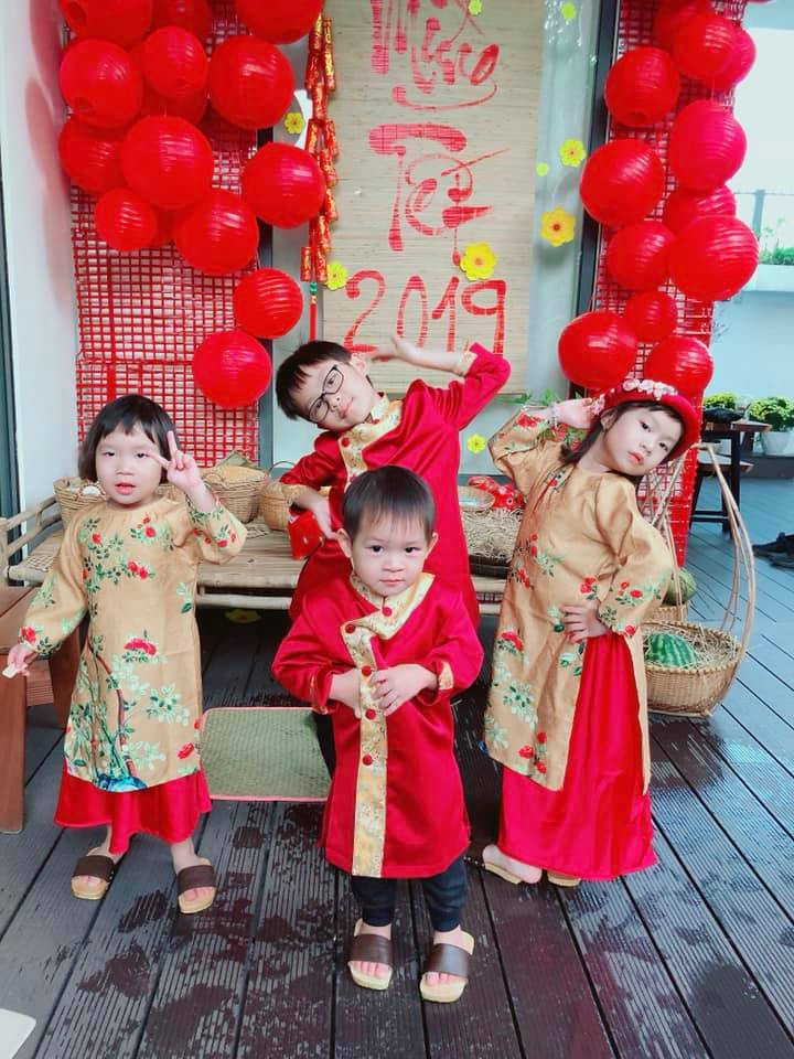 Hình ảnh nhí nhảnh của các bé khiến nhiều người lịm tim vì quá đáng yêu.