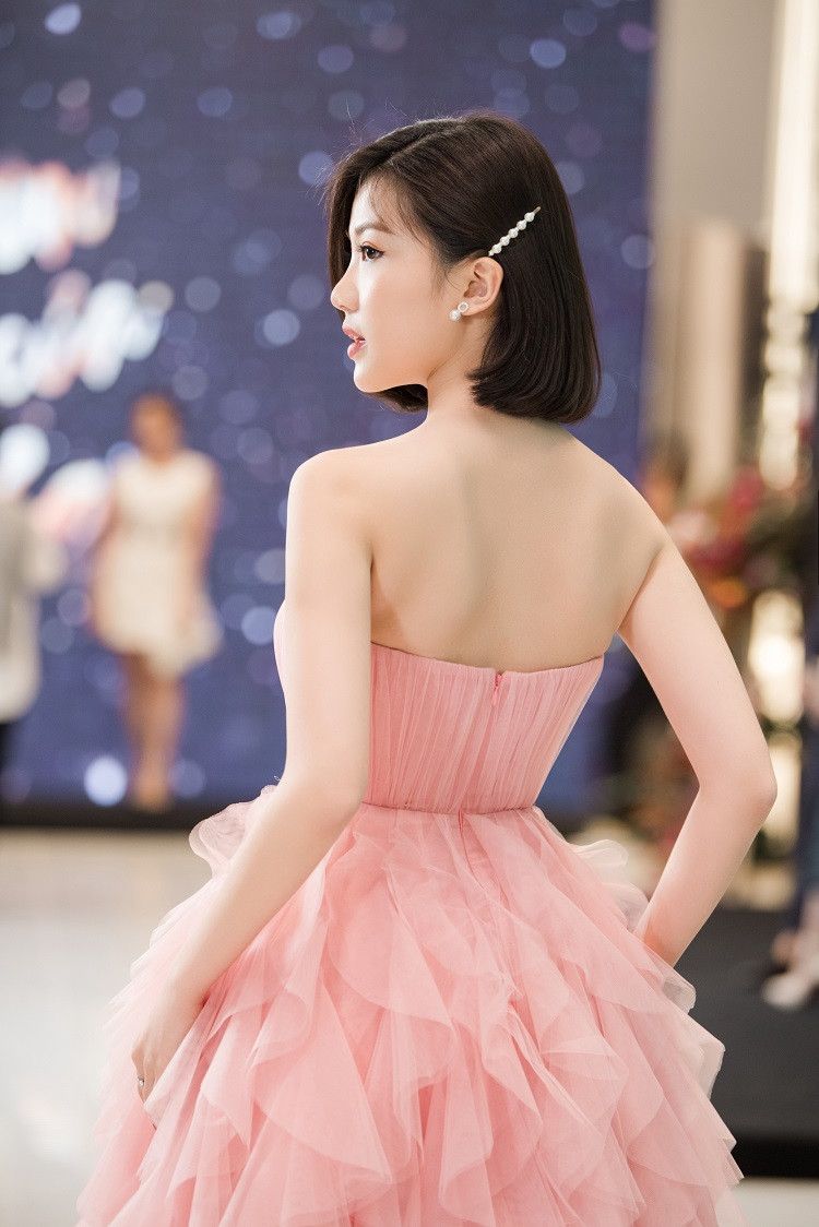 Đây là vai diễn được đánh giá thành công nhất của cô nàng tính đến thời điểm hiện tại.